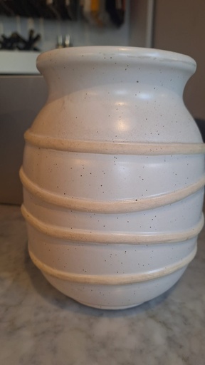 [14959-01] Ceramic 7" Striped Vase, White